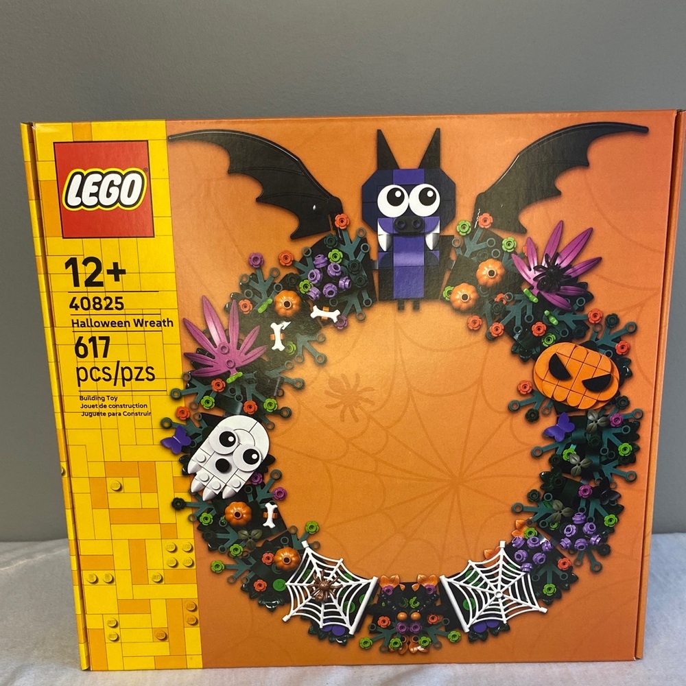 LEGO 40825 Halloween Wreath – 617 Pieces, Seasonal Decor, 12+ () - Picture 2 of 2